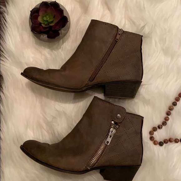 Madden Girl Cowgirl Style Booties - Picture 3 of 9